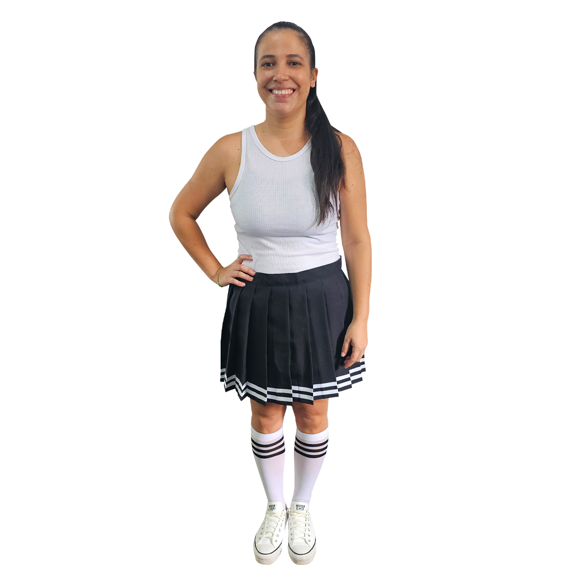 Tendência de saia colegial com meia 3/4