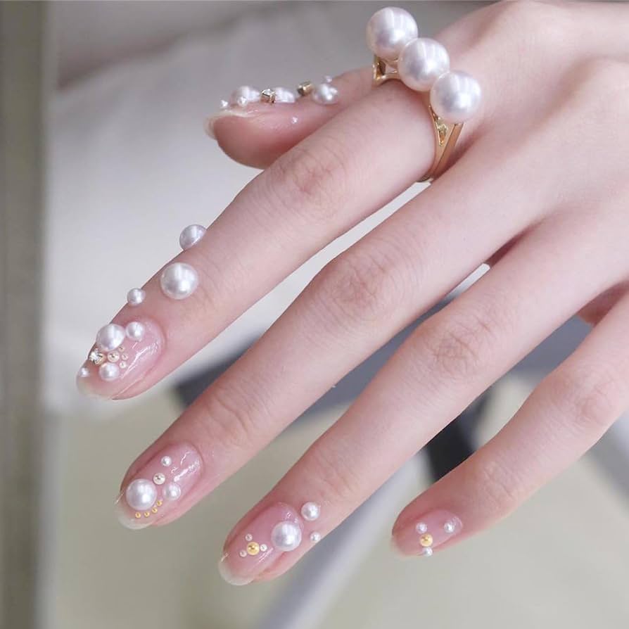 Unhas de Noiva com Pérolas 3D: Elegância e Modernidade para o Grande Dia
