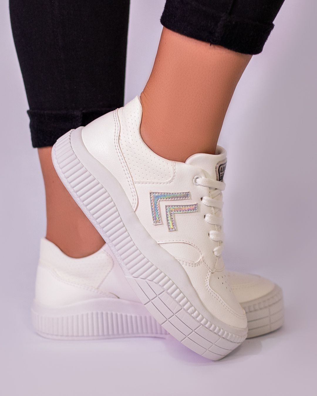 tênis branco feminino esportivo
