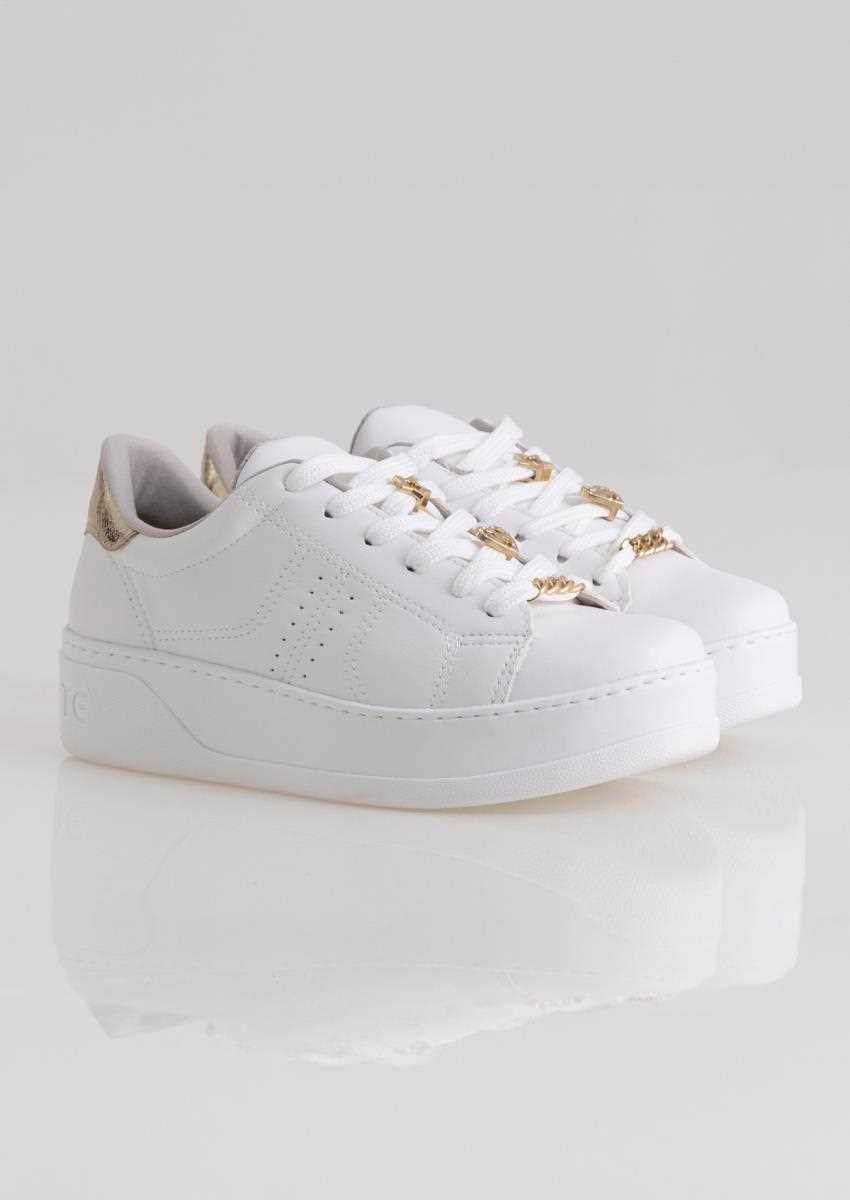tênis branco feminino estiloso