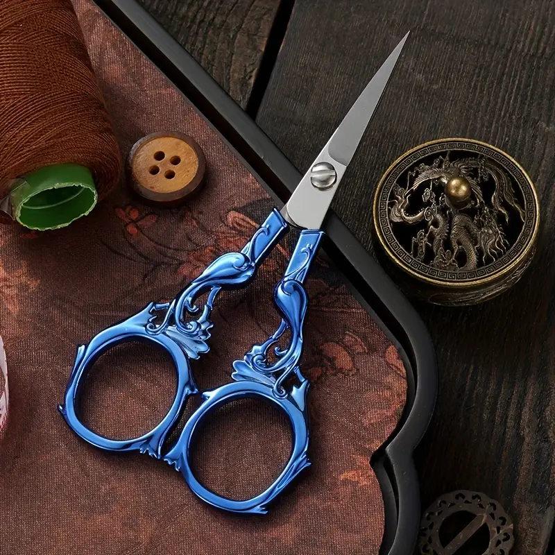 Kit Essencial: Tesoura e Cola para o Material Escolar Perfeito