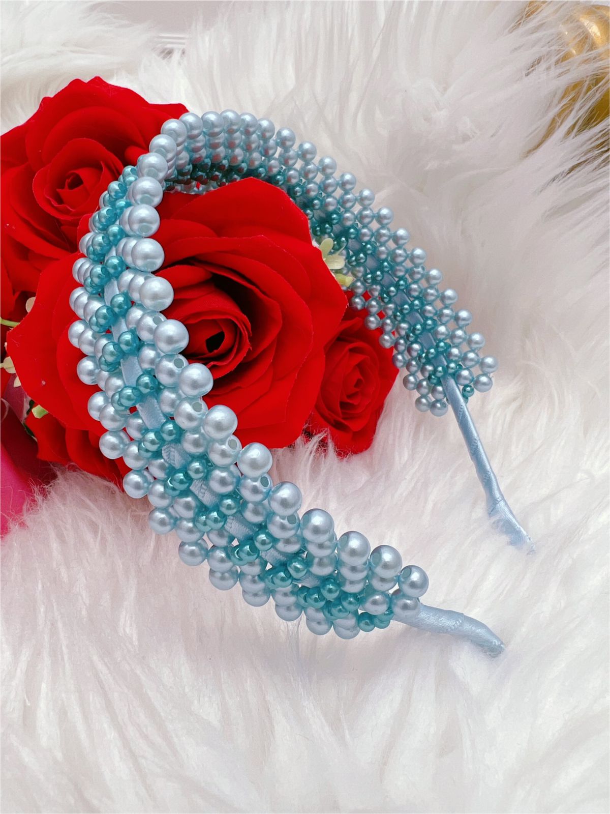 5 ideias de títulos:
1. Como escolher a tiara de pérola perfeita para o seu bebê.
2. Tiaras de pérola para bebês: Guia completo de estilos e materiais.
3. Acessórios de luxo para bebês: Tiaras de pérola para ocasiões especiais.
4. DIY: Como fazer uma tiara de pérola para bebê.
5. Tiaras de pérola para bebês: Conforto e elegância para o dia a dia.