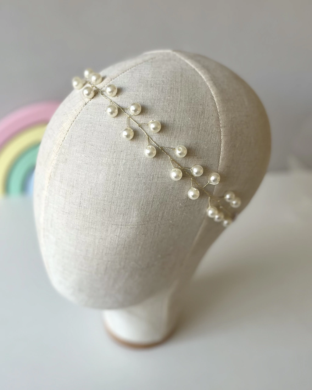 5 ideias de títulos:
1. Como escolher a tiara de pérola perfeita para o seu bebê.
2. Tiaras de pérola para bebês: Guia completo de estilos e materiais.
3. Acessórios de luxo para bebês: Tiaras de pérola para ocasiões especiais.
4. DIY: Como fazer uma tiara de pérola para bebê.
5. Tiaras de pérola para bebês: Conforto e elegância para o dia a dia.