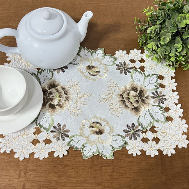 Toalhinhas de crochê: Modelos clássicos vs. modernos para sua bandeja