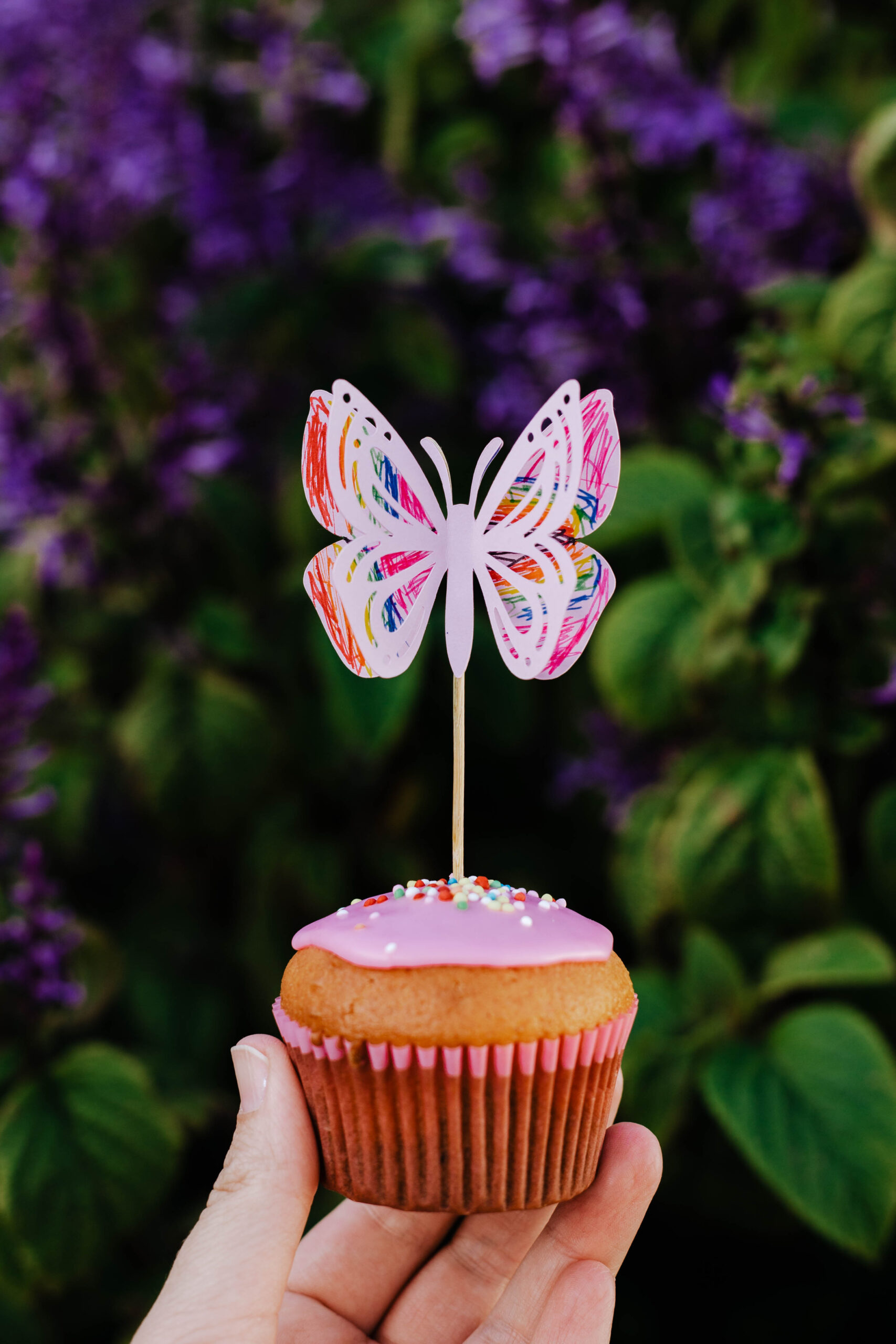Guia Completo: Como Escolher o Topper de Cupcake Perfeito para Sua Festa; DIY Toppers para Cupcake: Crie Enfeites Incríveis em Casa (Passo a Passo); Toppers de Cupcake Personalizados: Ideias Criativas para Cada Ocasião; Tamanhos e Materiais de Toppers para Cupcake: O Que Você Precisa Saber; Onde Comprar Toppers para Cupcake: Dicas de Lojas e Preços