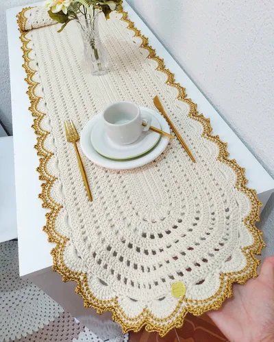 Trilho Ipanema em Crochê: Elegância e Brilho para Sua Decoração