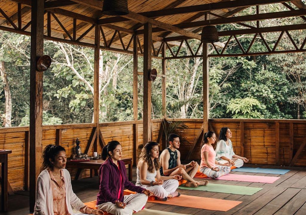 Turismo espiritual para mulheres: retiros e destinos zen