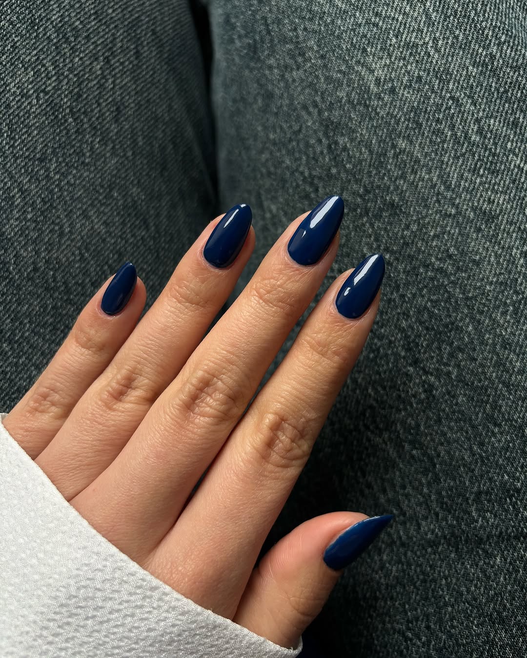 unha amendoada azul royal