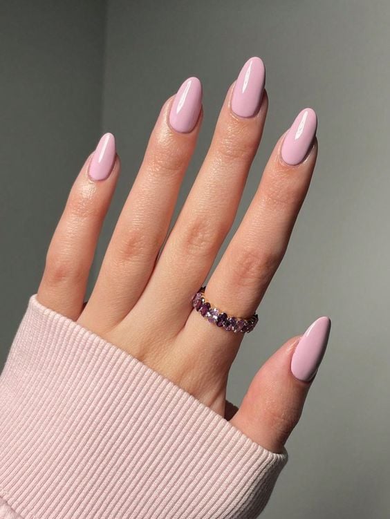 unha amendoada rosa