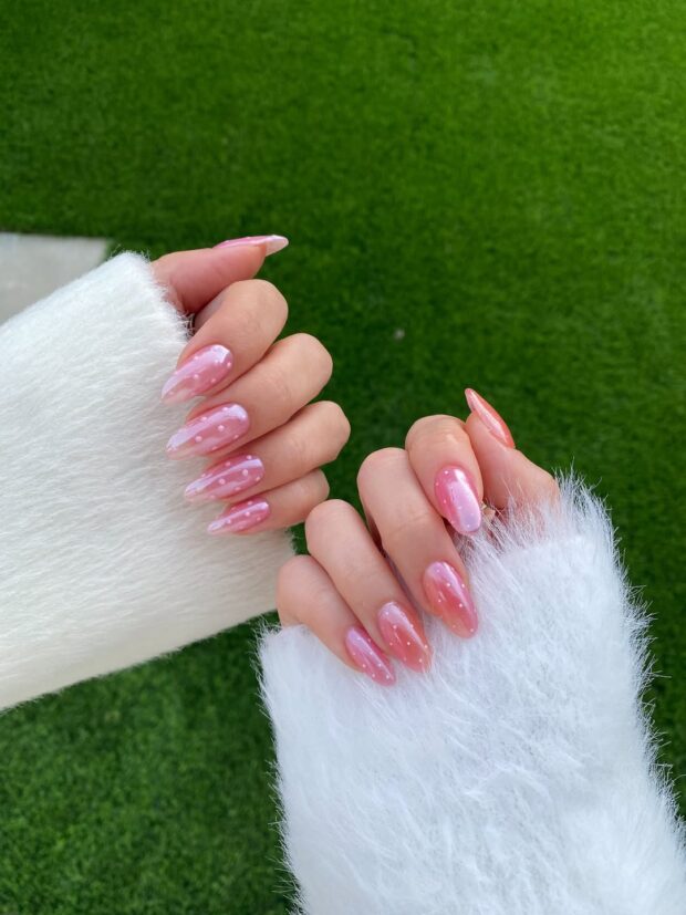 unha amendoada rosa