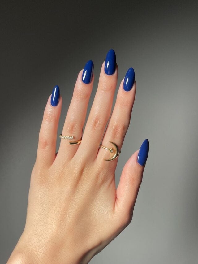 unha amendoada azul escuro