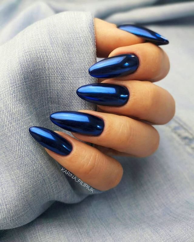unha amendoada azul royal