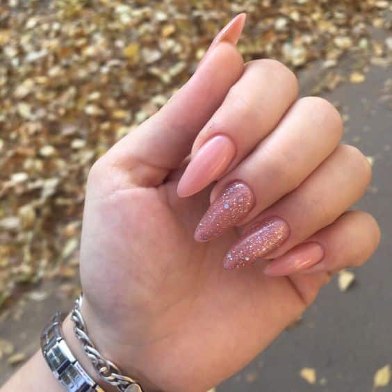 preço unha de fibra amendoada decorada