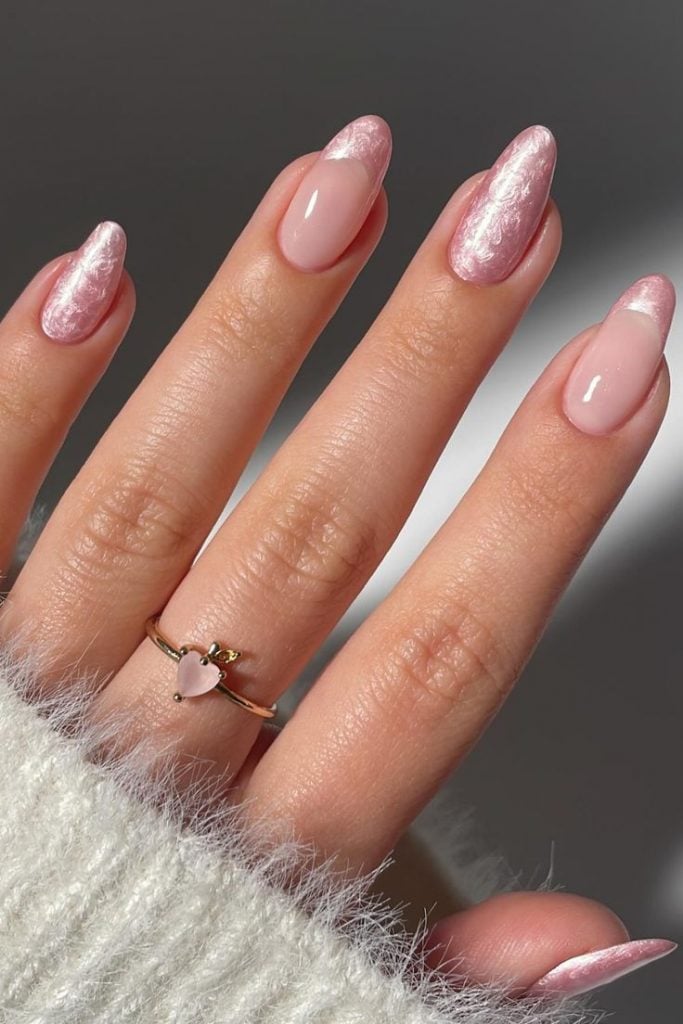 unha amendoada com pedrarias