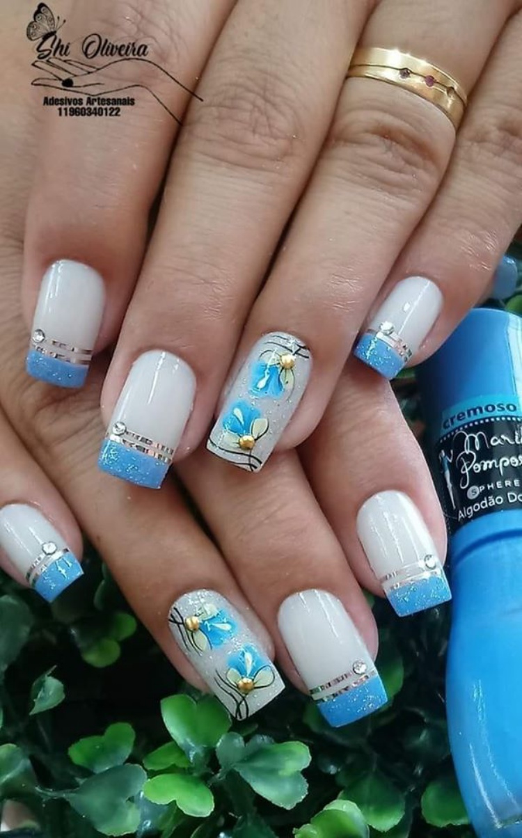 unha decorada azul escura