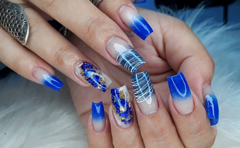 unha decorada azul bebe
