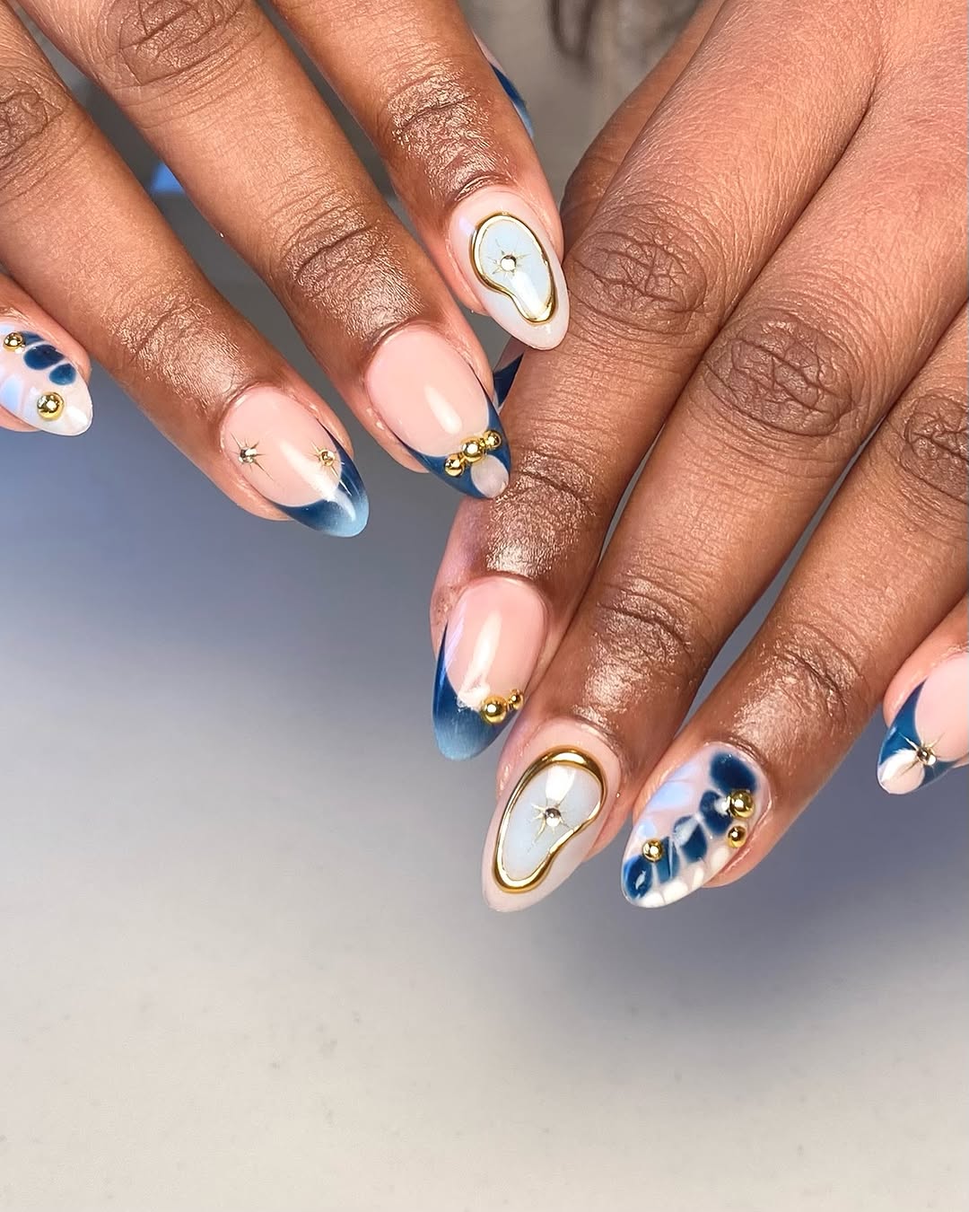 unha decorada azul escuro