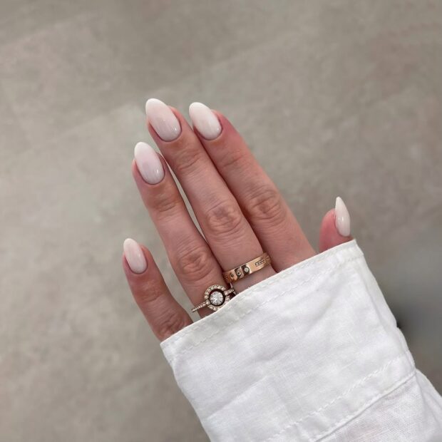 Tendências de Nail Art para Unhas Amendoada Brancas em 2024