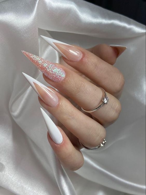 ideias de unhas decoradas stiletto para casamento