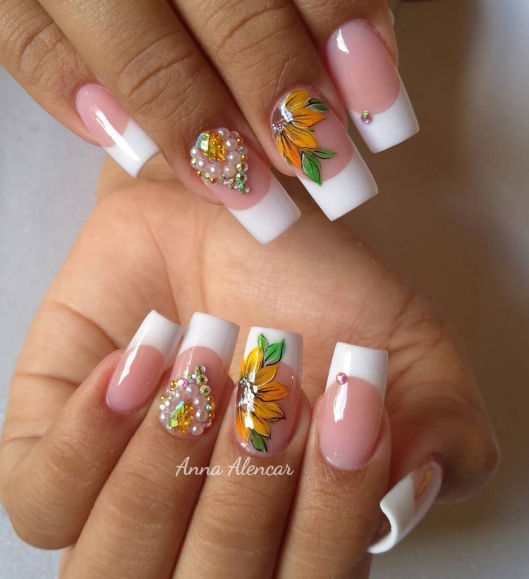 Unhas de girassol com francesinha: Elegância e charme