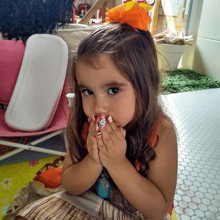 passo a passo unha infantil minnie com palito