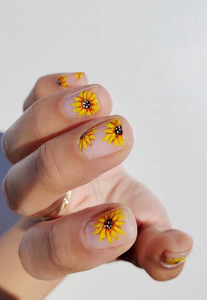 Nail Art Tema Praia: Coqueiros, Mar e Sol nas Suas Unhas