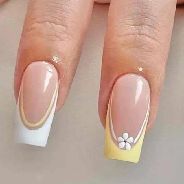 Unhas decoradas com glitter