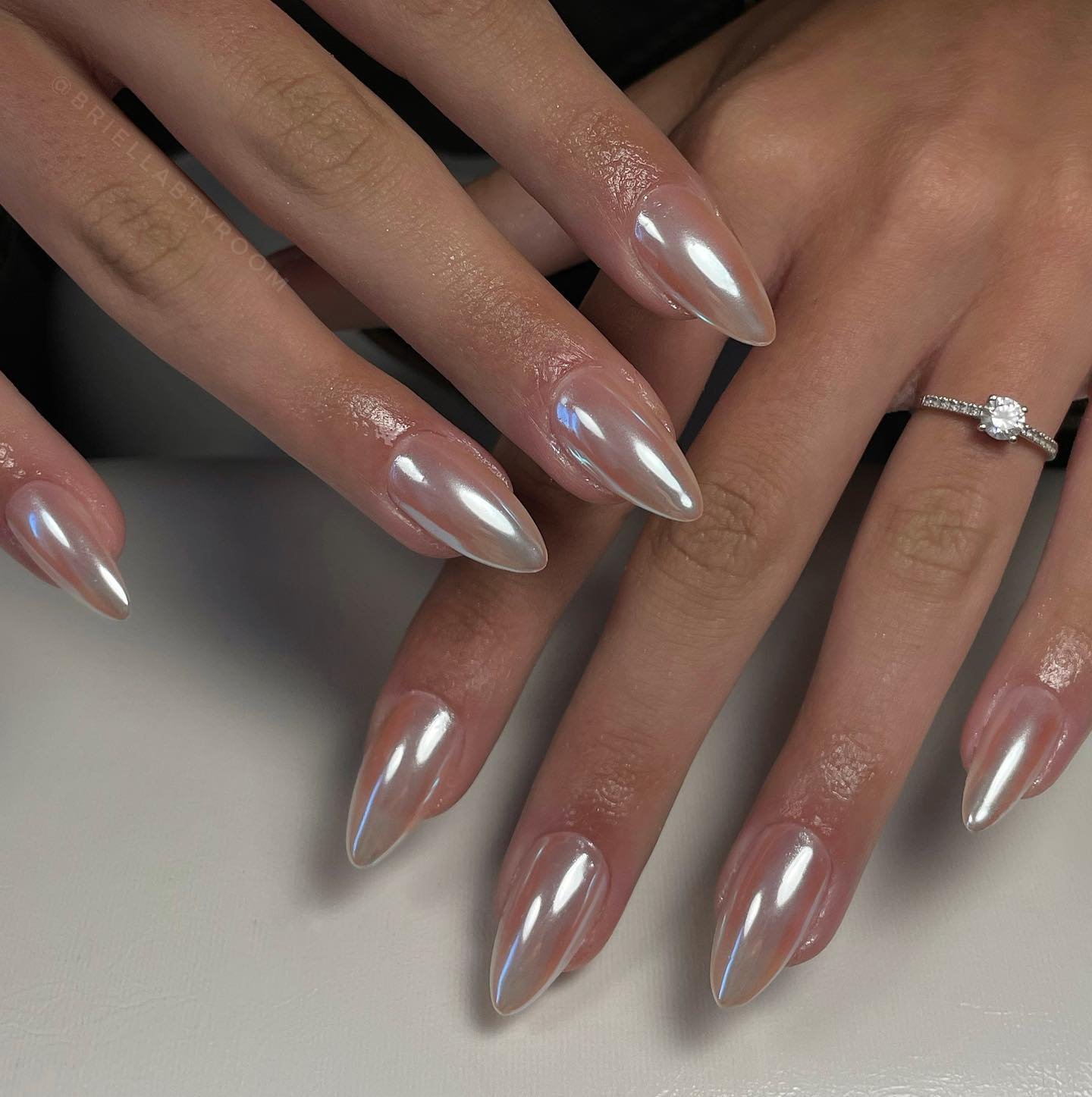 estilos de unhas em gel minimalistas