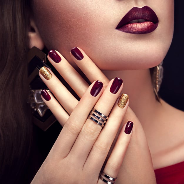 unha em gel vermelho