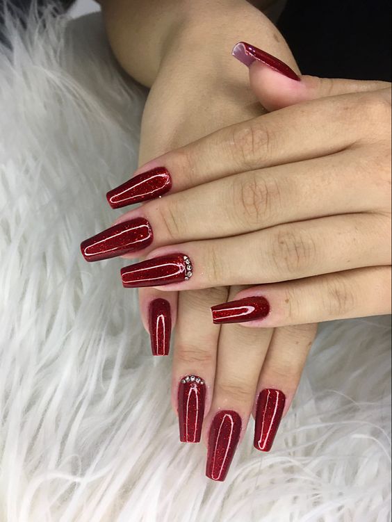 erros comuns ao fazer unhas em gel vermelho
