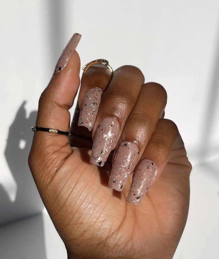 Unhas Minimalistas: 10 Ideias de Nail Art Nude para o Dia a Dia