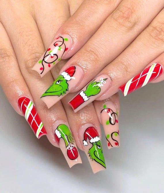 como evitar unhas postiças natalinas que caem