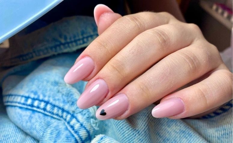 ideias de unhas rosa claro para inspiração