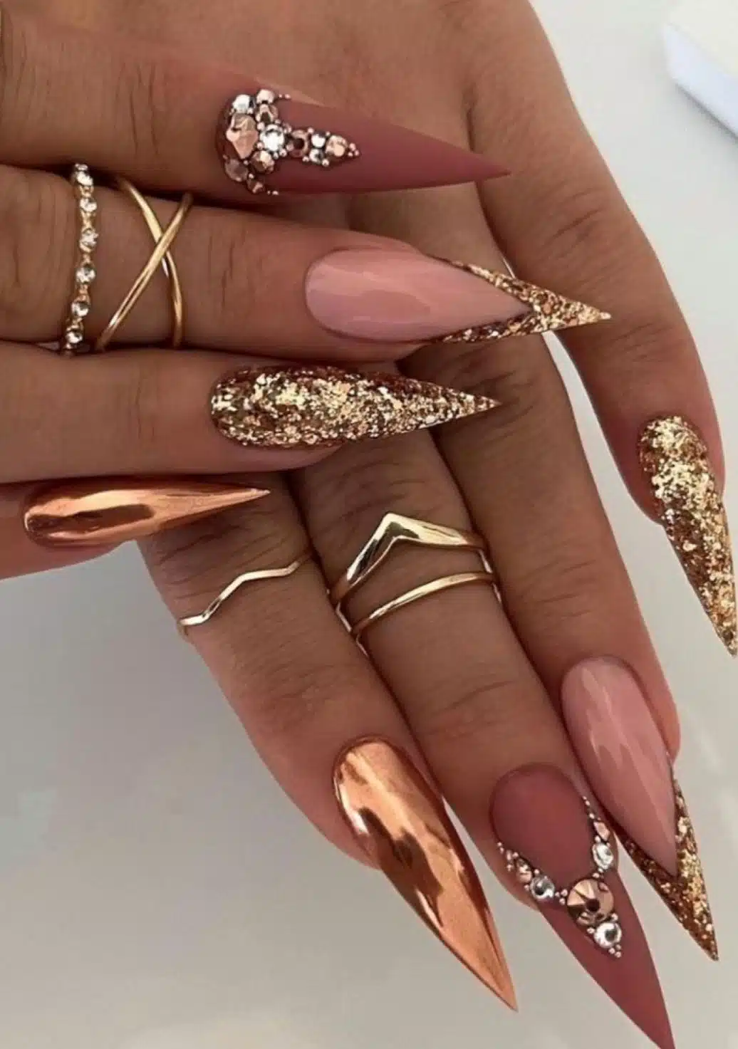 Guia Completo: Como Fazer Unhas Stiletto Perfeitas com Molde F1