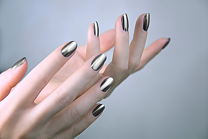 cor do ano Pantone 2025 unhas
