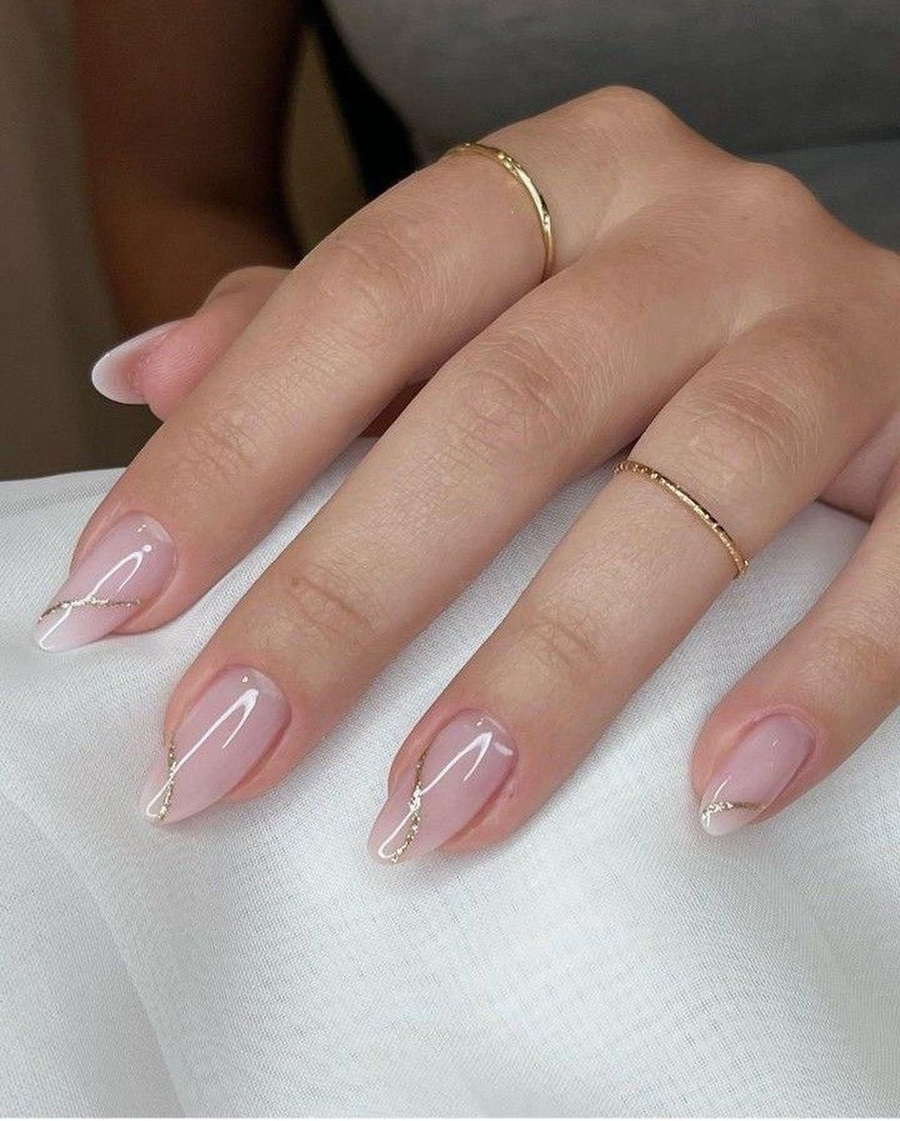 unhas amendoadas delicadas 2026
