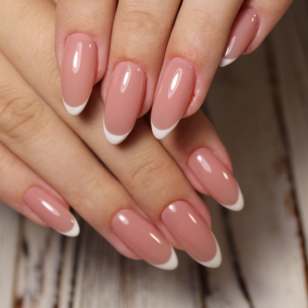 inspiração unhas amendoadas em gel decoradas