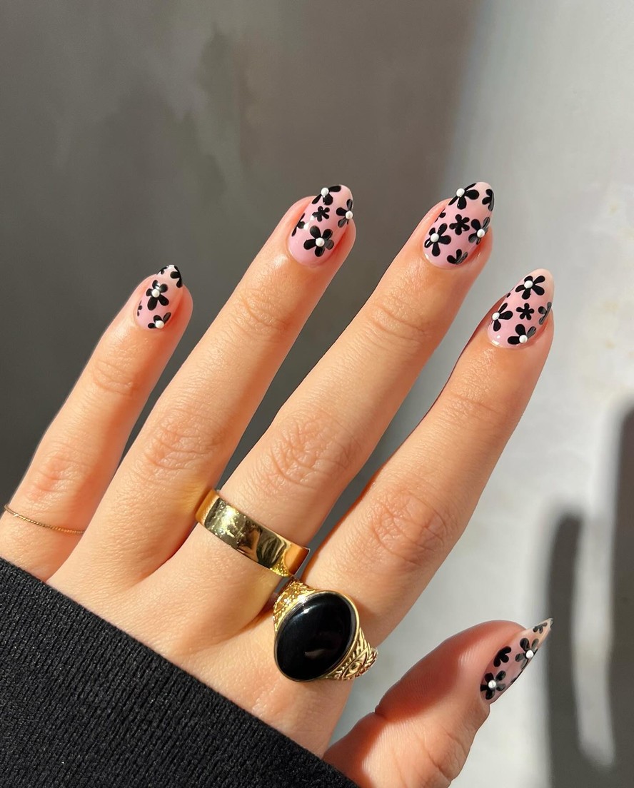 quanto custa fazer unhas amendoadas em gel