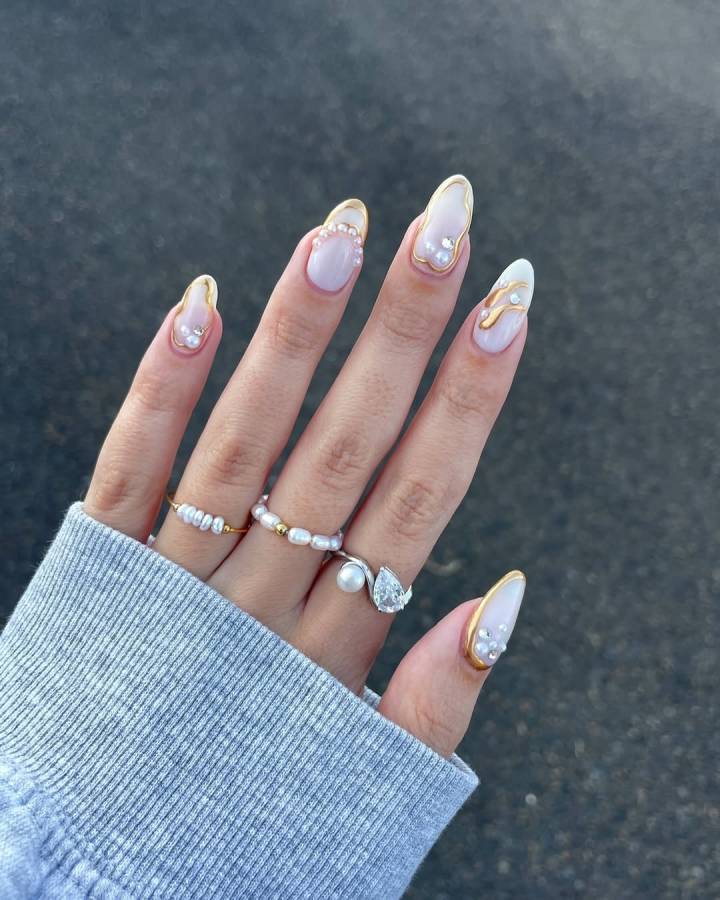 unhas amendoadas em gel