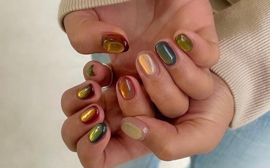 unhas redondas curtas com gel