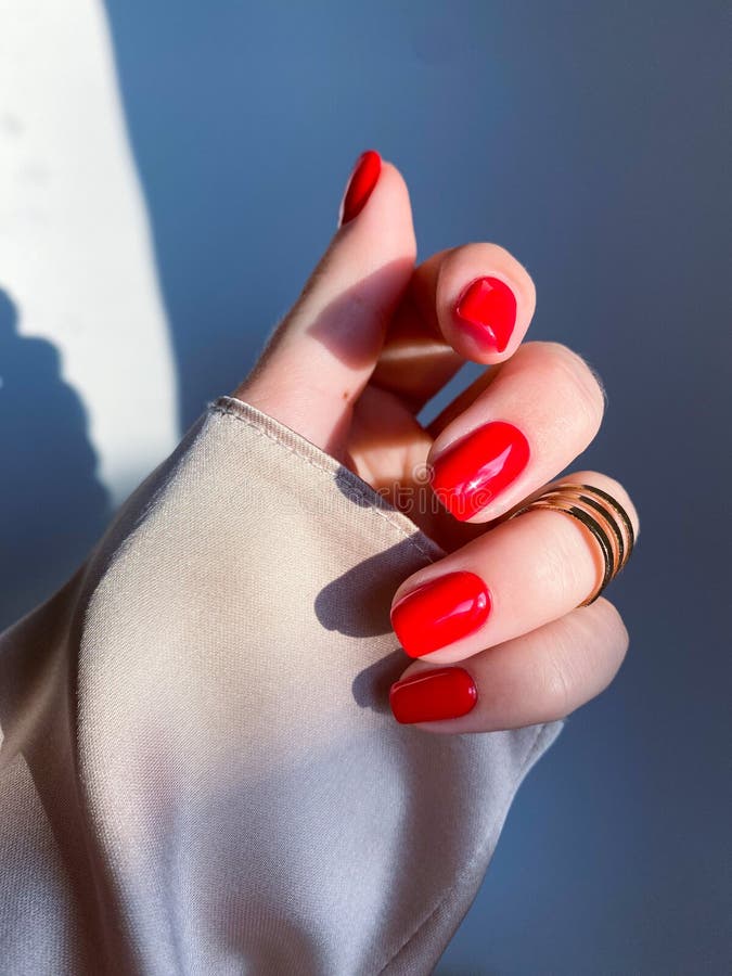unhas vermelhas francesinha