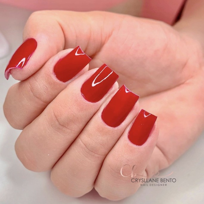 unhas vermelhas com strass