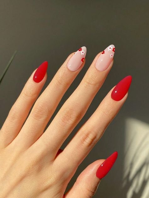 unhas vermelhas elegantes