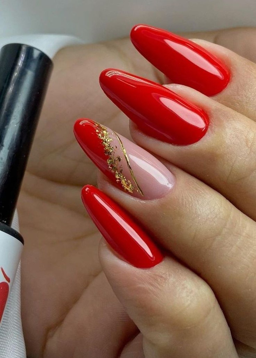 unhas vermelhas clássicas