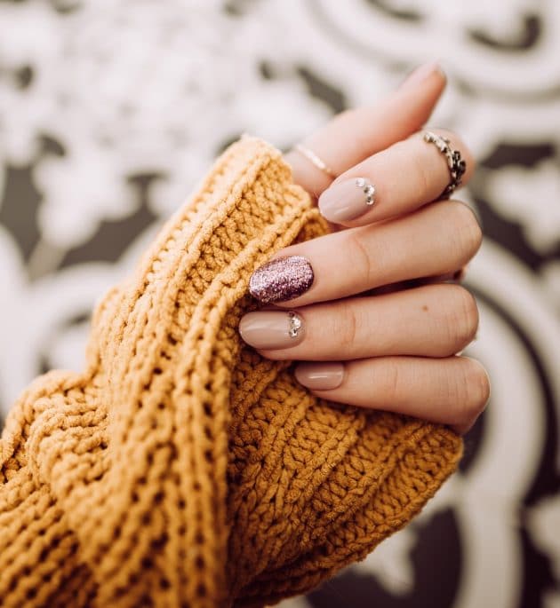 inspiração unhas com brilho para festas