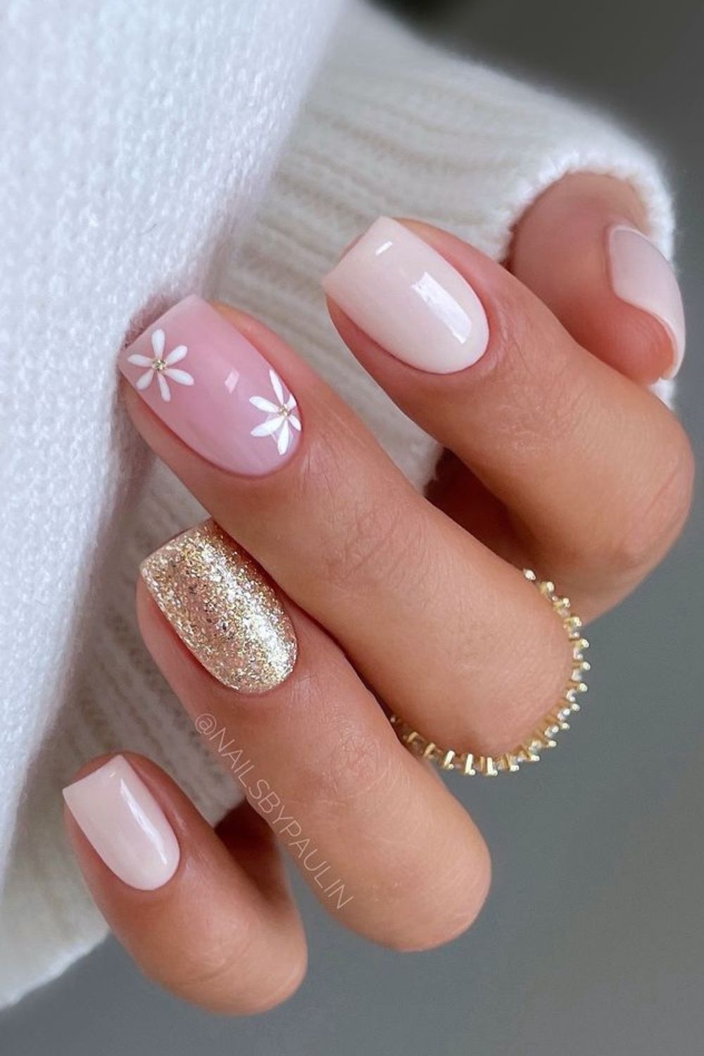 unhas curtas cores escuras