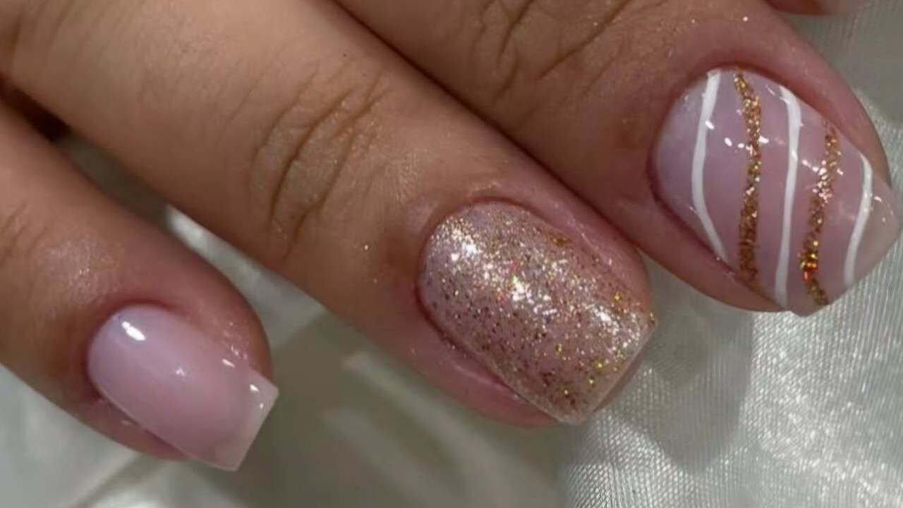 unhas curtas efeito perolado