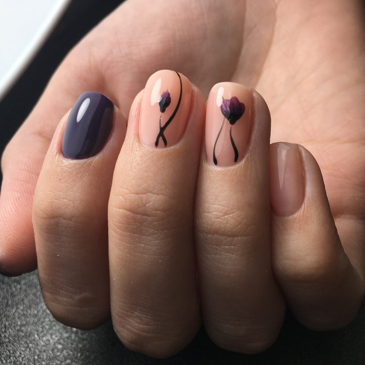 Unhas curtas em gel clean