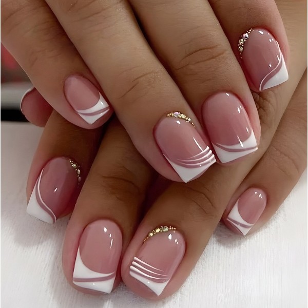 Unhas curtas em gel com glitter