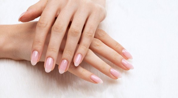 unhas curtas delicadas 2026